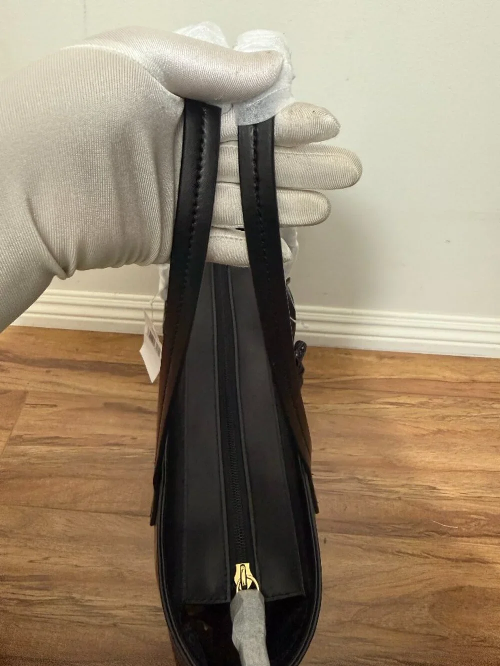 🖤Kate Spade Black Cow Leather Tote Bag with Bow Charm🖤